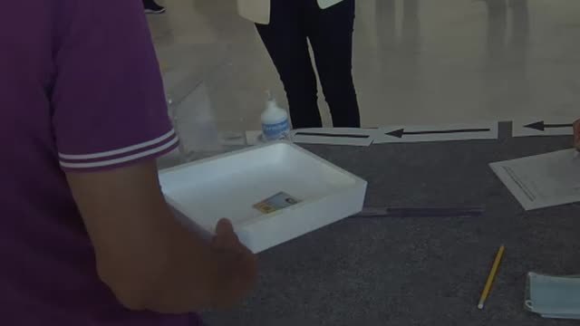 Los candidatos en Galicia apelan a una participación masiva entre críticas por los contagiados que no pueden votar