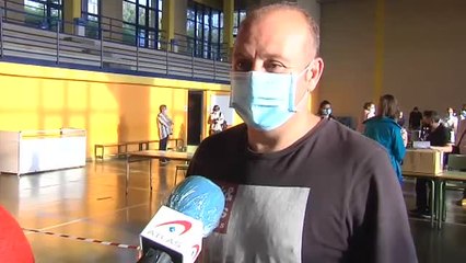 Download Video: Fuertes medidas de seguridad e higiénicas en los colegios electorales de Galicia