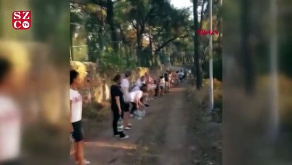 Heybeliada'da vatandaşlar yangını söndürmek için zincir oluşturdu