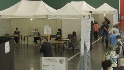 Galicia registra un 42,97% de participación a las 17,00 horas y Euskadi un 36,02%
