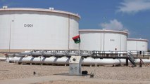 ما وراء الخبر.. ما تداعيات قرار حفتر وقف إنتاج النفط الليبي؟
