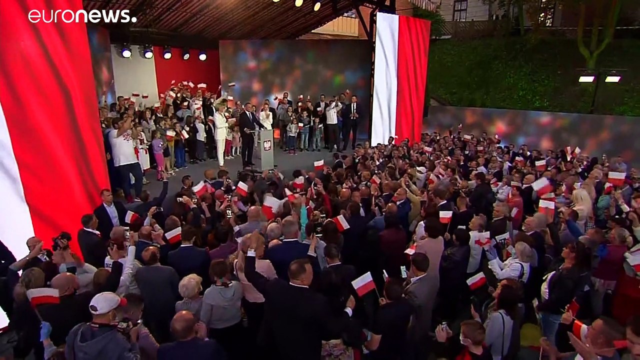 Präsidentschaftswahl: Duda und Trzaskowski fast gleichauf