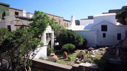 Μονή Αγίας Ειρήνης Άνδρου.  Ένα μοναστήρι μουσείο