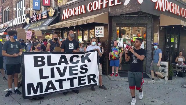 Black Lives Matter and 'Blue Lives Matter' supporters protest in Brooklyn