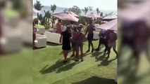 Anthony Joshua se encara con unos aficionados en Marbella y les hace una peineta