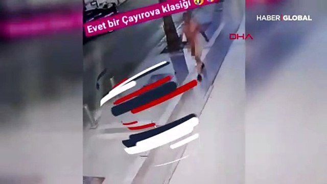 Yer Kocaeli... Gece yarısı caddede çırılçıplak yürüyüş