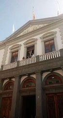 Protesta contra la moción de censura en el Ayuntamiento de Santa Cruz