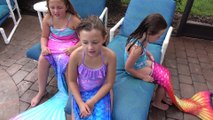 Sophia Isabella  e Alice Brincando de Sereias Disney na Piscina