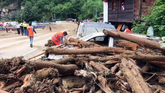 Rize'nin İkizdere ilçesinde şiddetli yağış hasara neden oldu