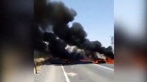 DEDAŞ'ın elektiriğini kestiği çiftçiler Akçakale-Ceylanpınar karayolunda lastik yakıp yolu kapattı