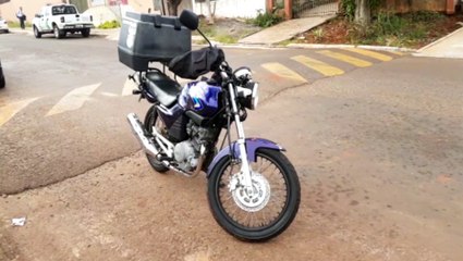 Jovem empina moto sem placa na frente da GM e acaba abordado