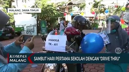 Hari Pertama Sekolah di Malang, Siswa Melepas Rindu Secara Drive Thru