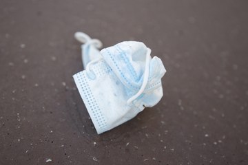 Coronavirus: le port du masque bientôt obligatoire dans les lieux clos ?