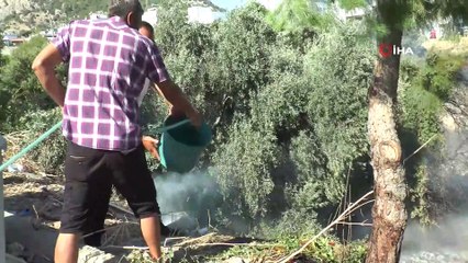 Mahalleli yangını söndürmek için seferber oldu