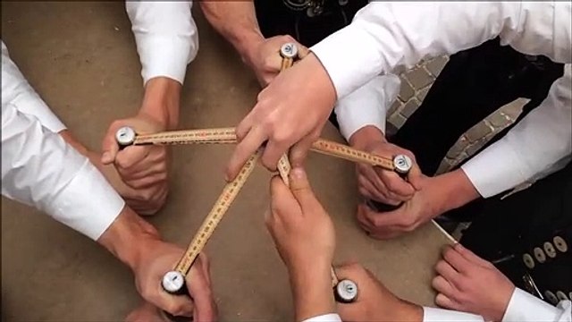 Challenge de l'été : ouvrir 5 bouteilles de bière en même temps