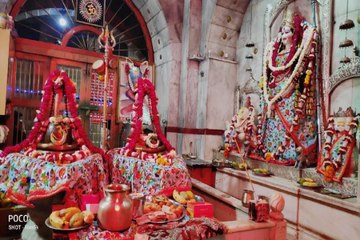 ऋतुपुष्पों से सजे शिवालयों में पहुंचे नाममात्र भक्त, सूखा रहा दूसरा सावन सोमवार वर्षा के लिए पुजारियों ने किया अभिषेक