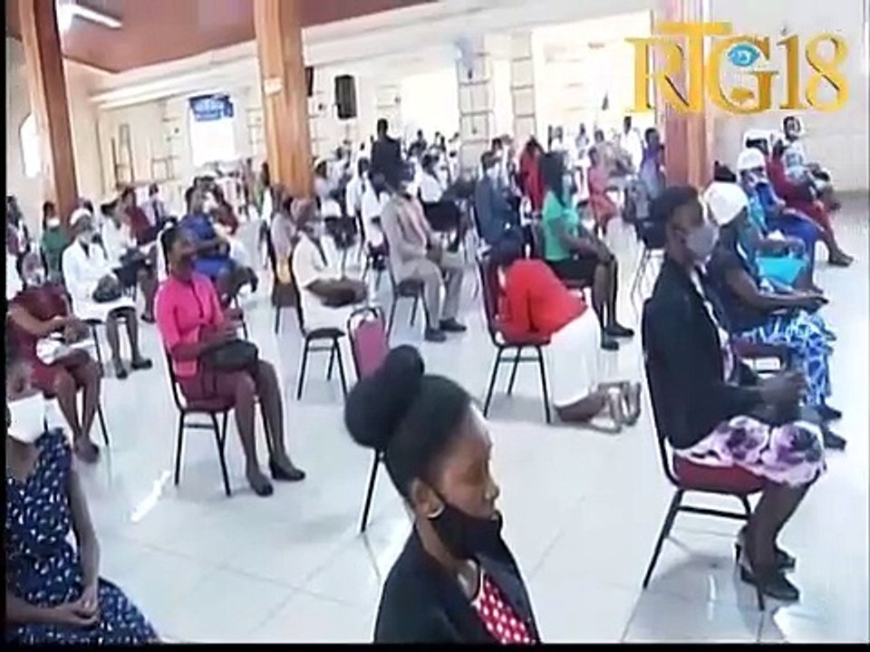 Port-au-Prince.- Men kijan kèk legliz nan zòn metwopolitèn lan ap fonksyone nan moman reouvèti a.