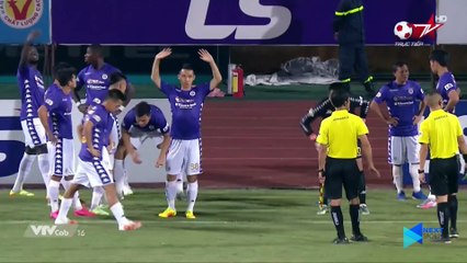 Quang Hải rạng rỡ, bị fans vây kín trên khán đài ở đại chiến Hà Nội FC - Sài Gòn FC - NEXT SPORTS