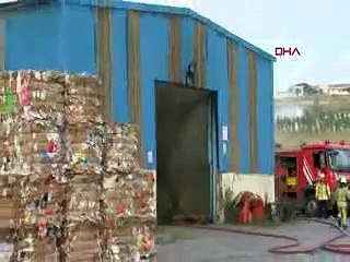 Beylikdüzü'nde kağıt deposunda yangın