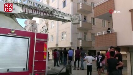 Evde kilitli kalan ikizler ortalığı birbirine kattı