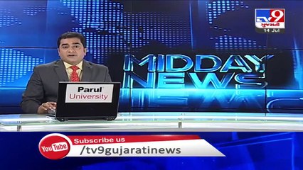 Amreli- People seen crossing flowing Dhatarvadi river at Rajula