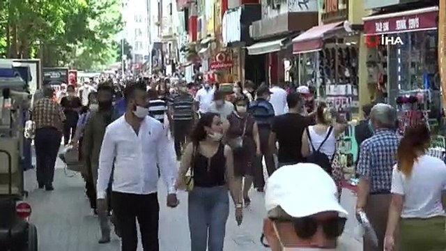 Sosyal mesafe unutuldu