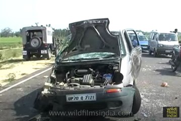 Police thrash protestors in Unnao, kick a woman after road accident