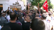 Bakırköy’de pazarcılar kapanan semt pazarı için eylem yaptı