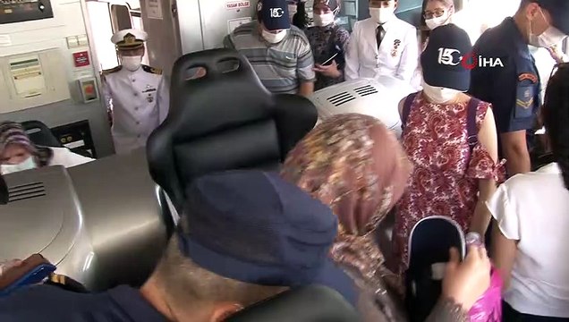 Şehit yakınları, gaziler ve yakınları, İzmir Körfezi'ni gezdi