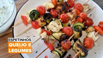 Espetinhos: Queijo e legumes