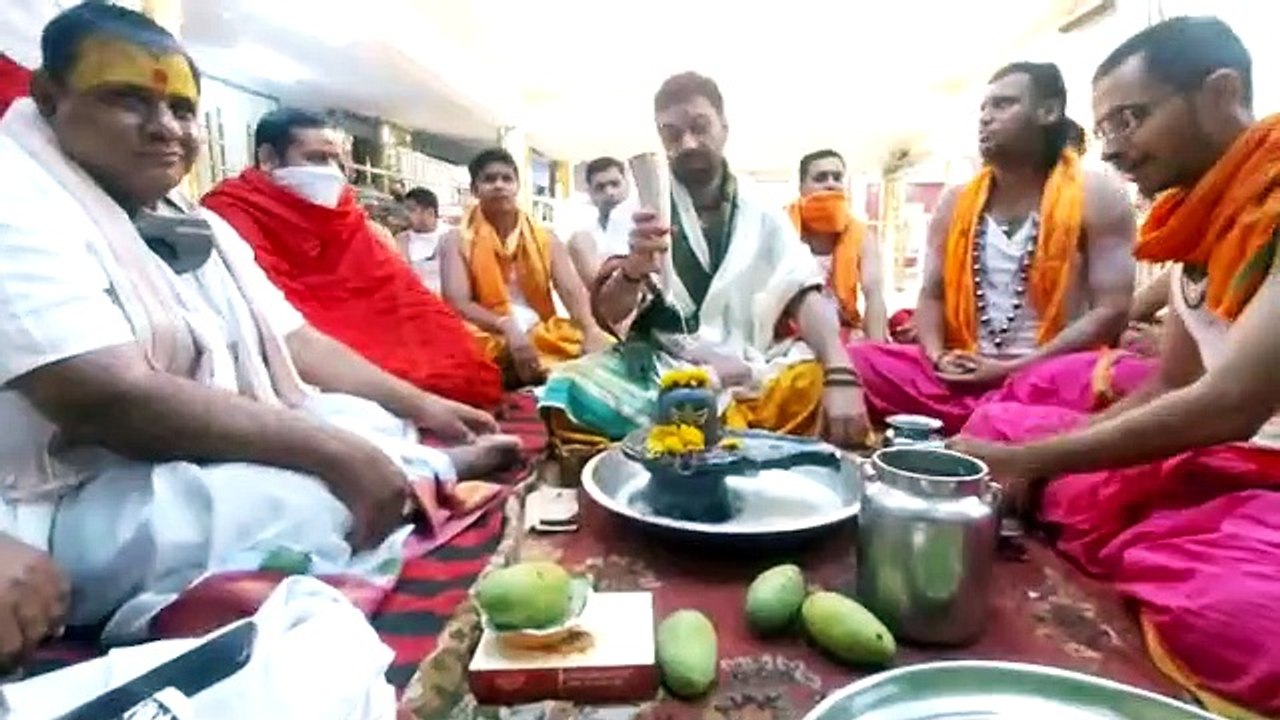 कोरोना वायरस से मुक्ति के लिए महाकाल मंदिर में किया अनुष्ठान
