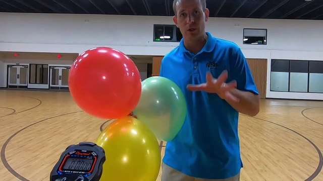 Il garde trois ballons en l'air pendant plus d'une heure pour le record Guinness