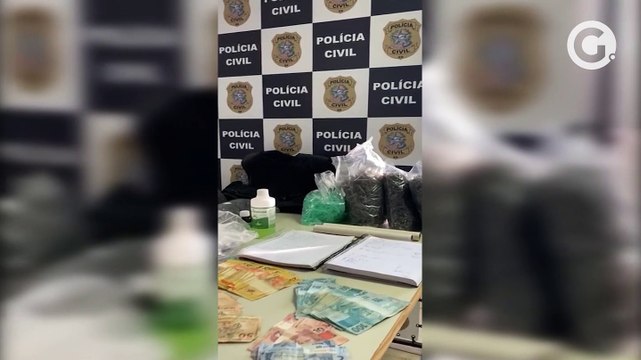 Polícia Civil prende quatro suspeitos e apreende drogas, arma falsa, dinheiro e celulares
