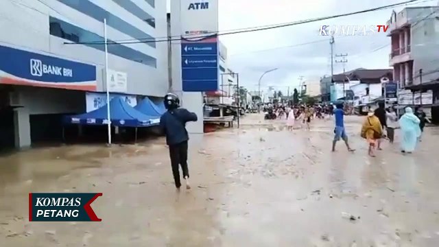 2.000 Orang Lebih Mengungsi Akibat Banjir Bandang Lumpur di Luwu Utara
