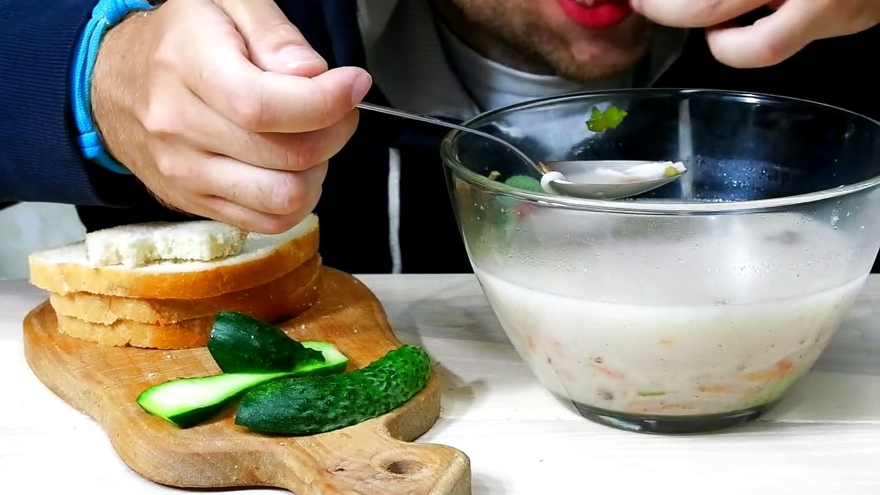 ASMR SOUP WITH NOODLES AND POTATOES + CUCUMBER + BREAD ¦ NO TALKING (EATING SOUNDS)