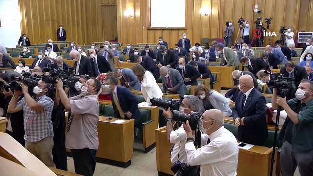 CHP Genel Başkanı Kemal Kılıçdaroğlu: “Tüm üreticilere sesleniyorum. Madem TMO bunu 24 liradan satıyorsa üretici fındık bahçesine girmeden önce TMO fındık taban fiyatını en az 25 lira olarak belirlemeli”