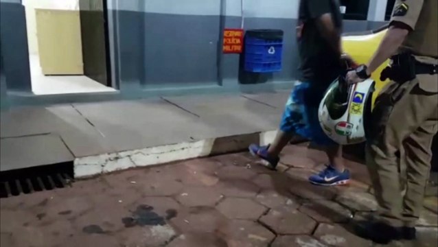 Com moto furtada, jovem de 18 anos é detido no Brasmadeira