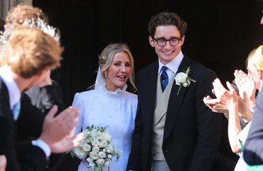 Ellie Goulding enjoys living apart from husband Caspar Jopling.