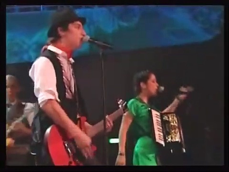 Julieta Venegas, Kinky y Daddy Yankee - Me voy y Eres para mi