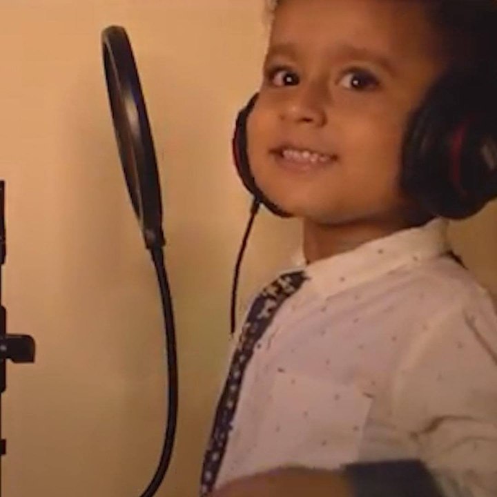 Cuteness overloaded: Watch this adorable 4-year-old boy sing 'Papa Kehte Hain'