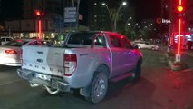 Adana’da Kırmızı Işıkta Duramayan Otomobil Sürücüsü Kaçtı