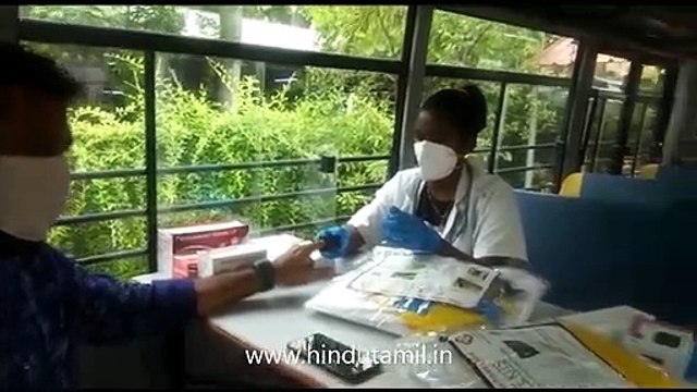 கொரோனா இல்லா நகரத்தை உருவாக்கும் நோக்கில் வீட்டுக்கே சென்று கொரோனா பரிசோதனை செய்யும் வசதிகள் கொண்ட 30 நடமாடும்.மருத்துவ வாகனங்களின் இயக்கத்தை சுகாதாரத்துறை செயலாளர் ராதாகிருஷ்ணன், பெருநகர சென்னை மாநகராட்சி ஆணையர் பிரகாஷ் ஆகியோர் தொடங்கி வைத்தனர்!