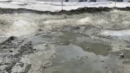 Protegen con lonas un glaciar italiano