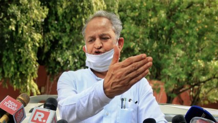 Speaking good English isn't everything: Ashok Gehlot