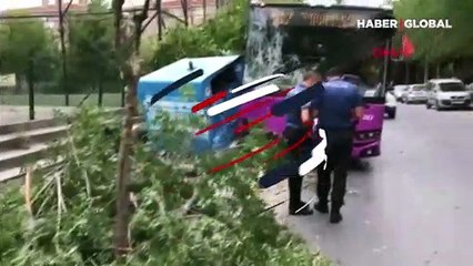 İstanbul Avcılar'da halk otobüsü kaza yaptı