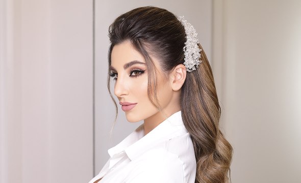 أكسسوارات الشعر تكمل إطلالة العروس مع مصفف الشعر شانت تافيتيان