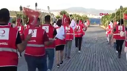Kızılay gönüllüleri 15 Temmuz şehitleri için demokrasi nöbeti tuttu