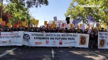 Los trabajadores de Nissan protestan en Madrid por el cierre de la planta de Barcelona