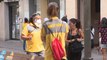 Agentes cívicos controlan el uso de mascarillas en L'Hospitalet
