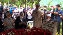Hain darbe girişiminde şehit olan Özel Harekat Polisi Serdar Gökbayrak mezarı başında anıldı